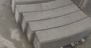 河池芝麻白弧形路牙石