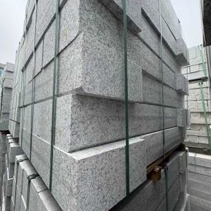 河池芝麻白路牙石 马路牙子