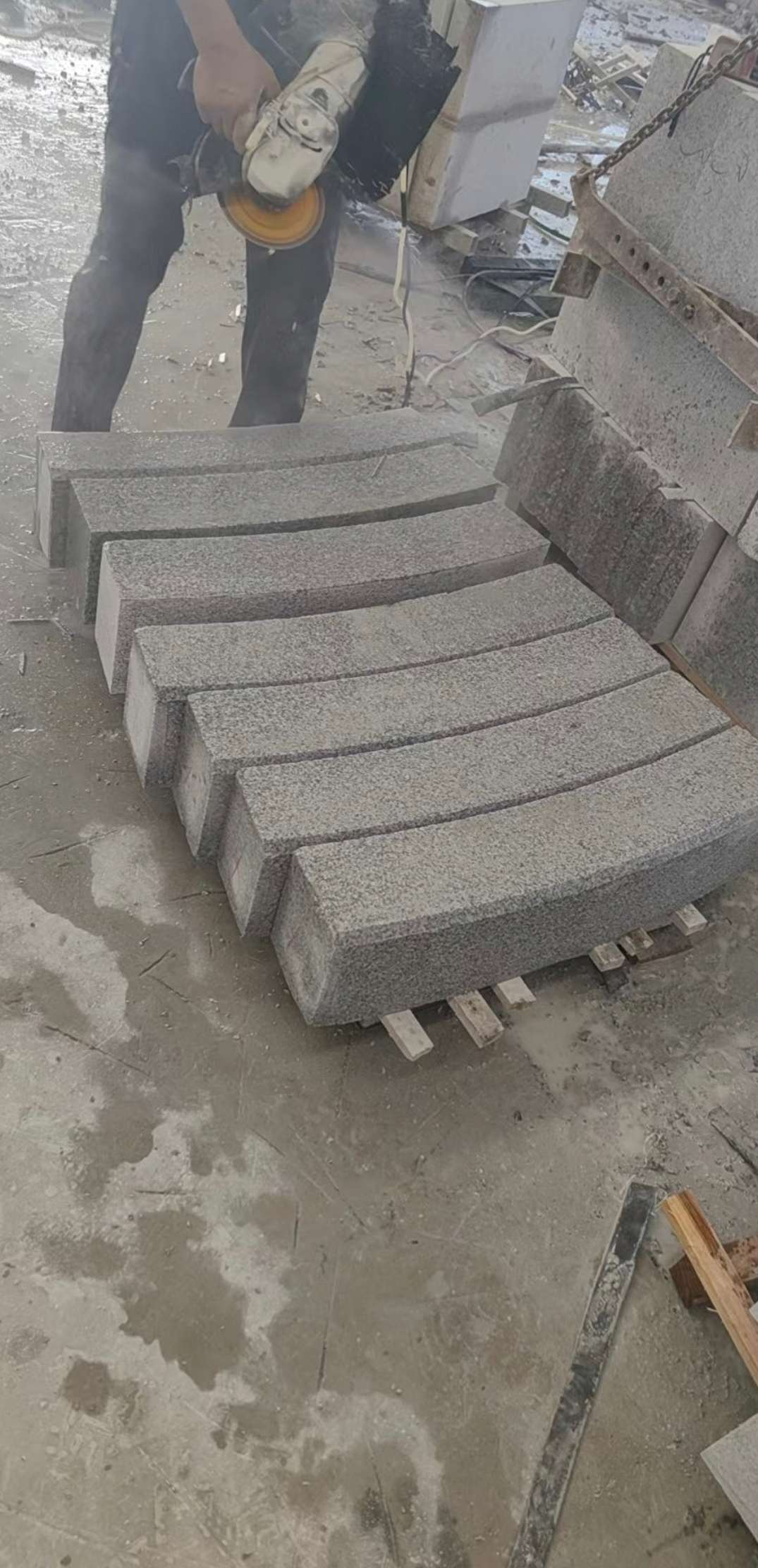 河池芝麻白弧形路牙石