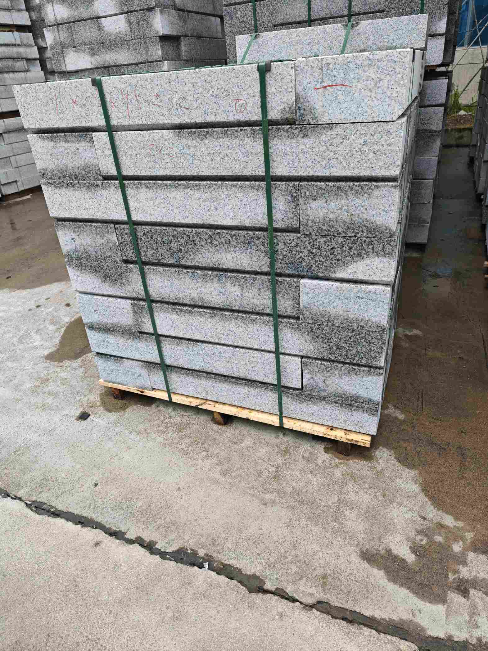 河池芙蓉白路牙石，马路牙子