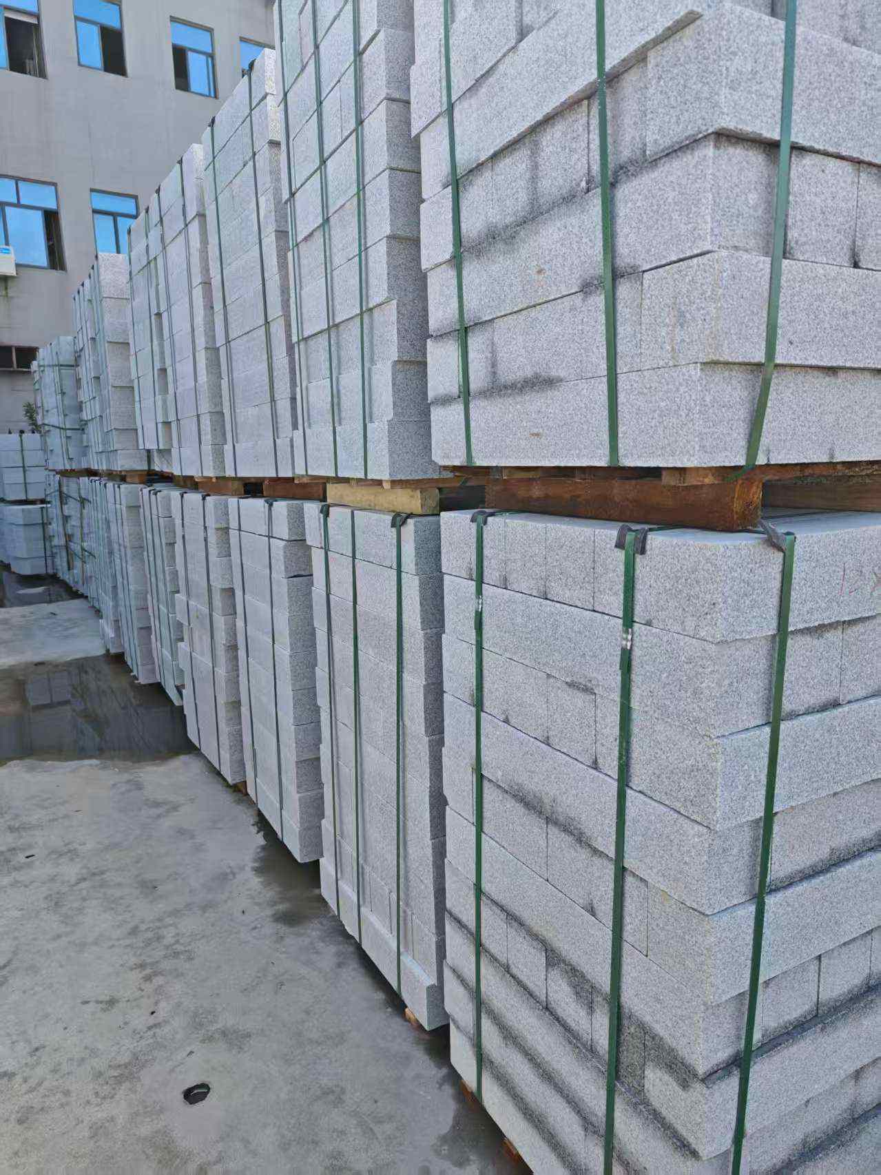 河池芝麻白路牙石，路侧石